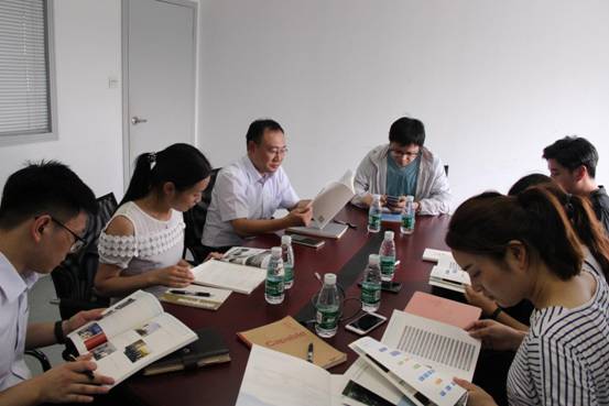 王院长-带领参观北航深圳研究院